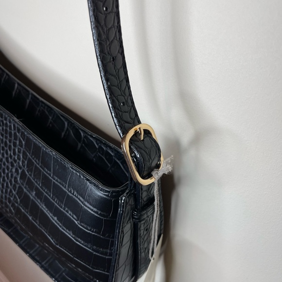 NWT -Crocodile textured Asymmetric Shoulder Handbag - Black - Picture 8 of 11